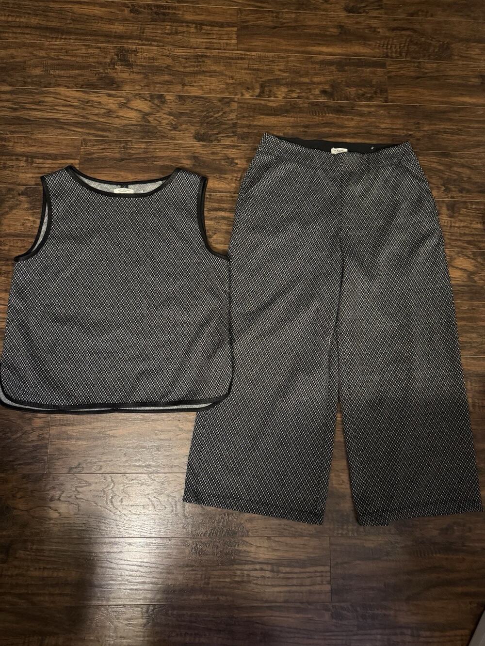 Max Studio Two Piece Set Large Women's Black White